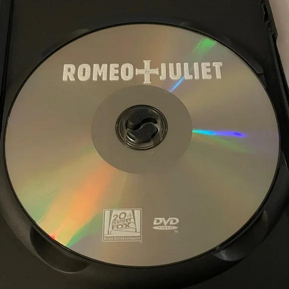 DVD: Romeo and Juliet - Picture 3 of 3